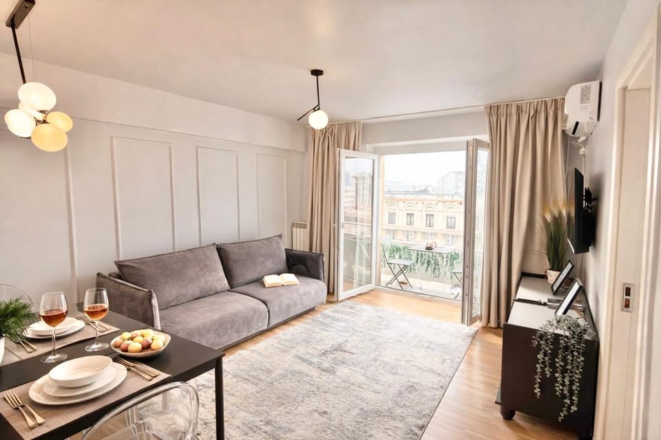 Beautique Apartament Panoramic View on People Palace Apartment in Bucharest
