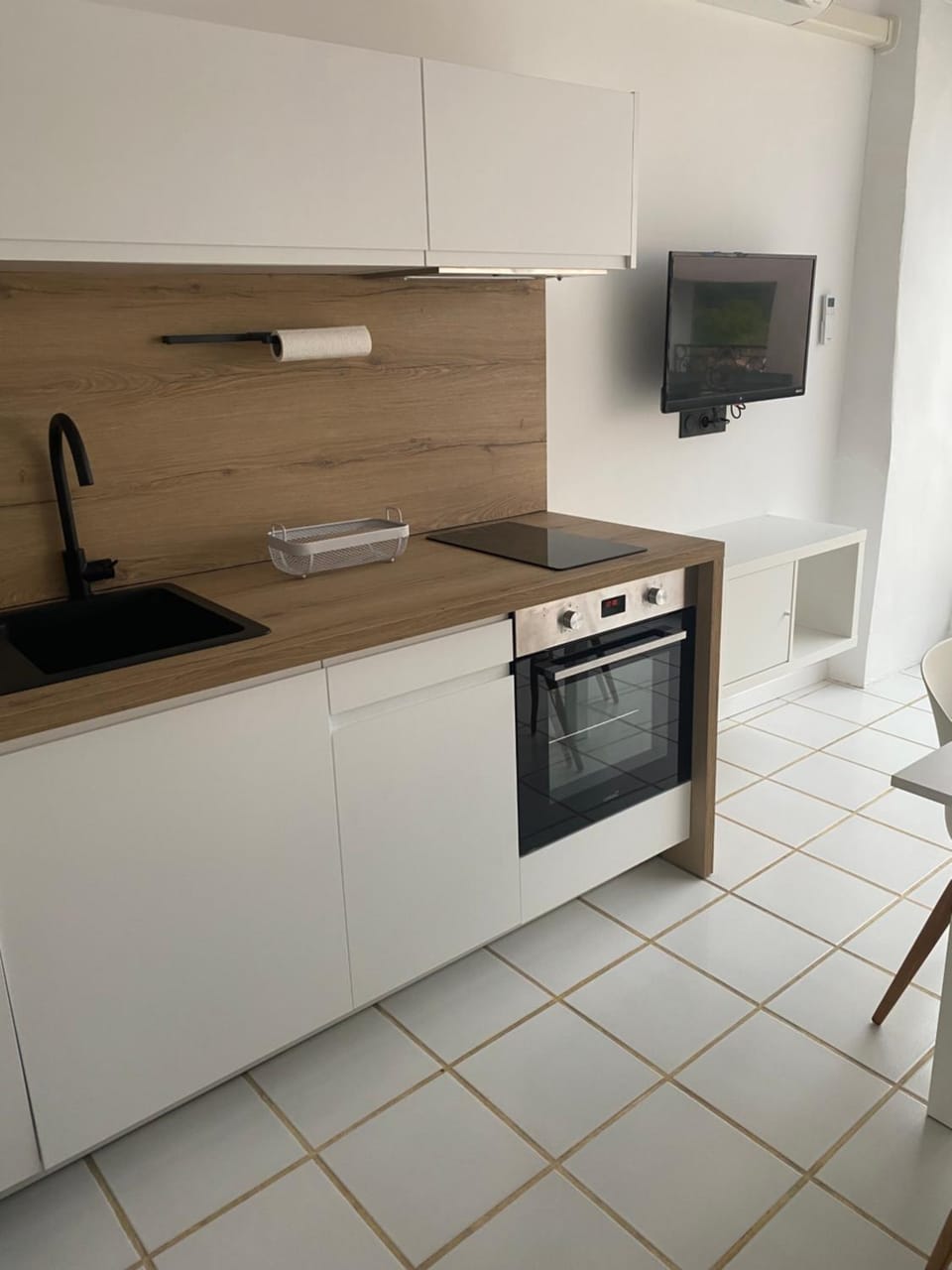 TV and multimedia, Kitchen or kitchenette, dishwasher, stove