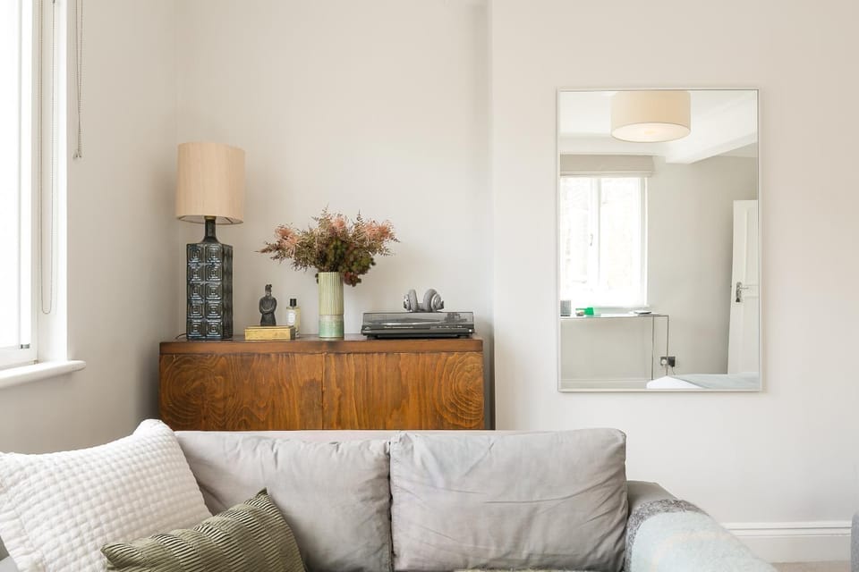 Beautiful centrally located large studio Apartment in City of Westminster