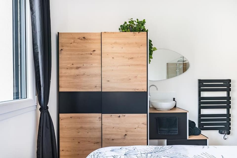 Bedroom, wardrobe