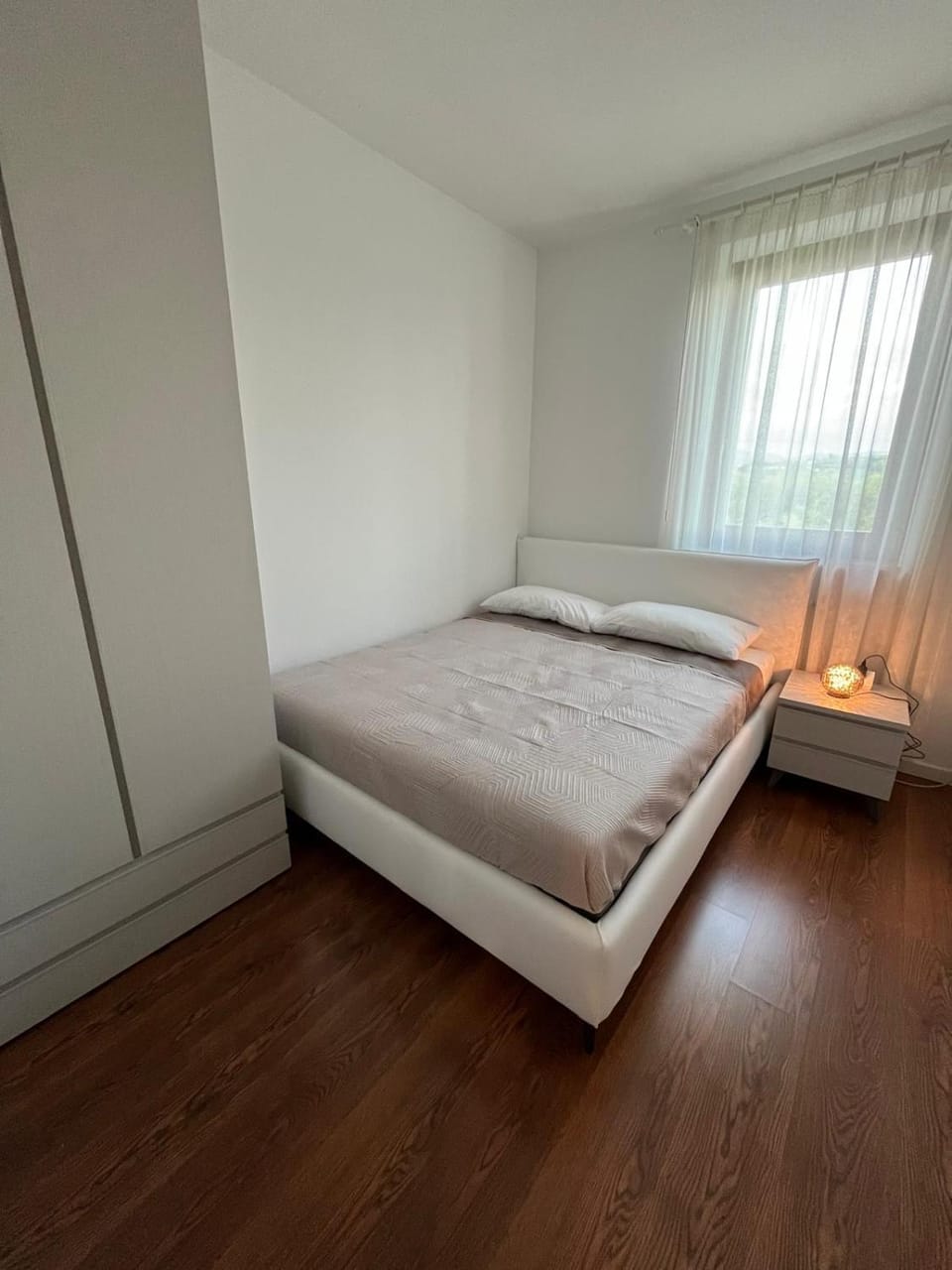 Bed, Photo of the whole room, Bedroom, locker, wardrobe, air conditioner