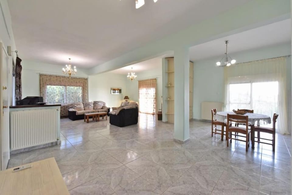 Katy's House Spacious House by a quiet beach next to N Potidea House in Halkidiki