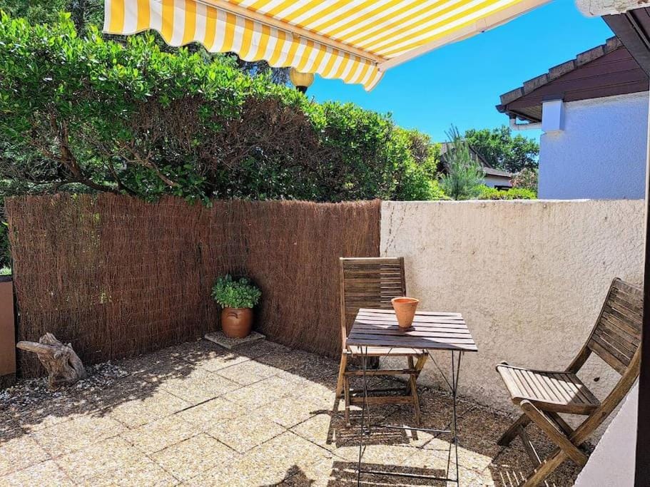 Spring, Day, Garden, Balcony/Terrace, Dining area