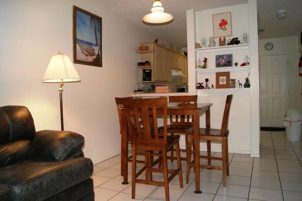 Las Palmas#12 Close to Entertainment district, beach access Apartment in South Padre Island
