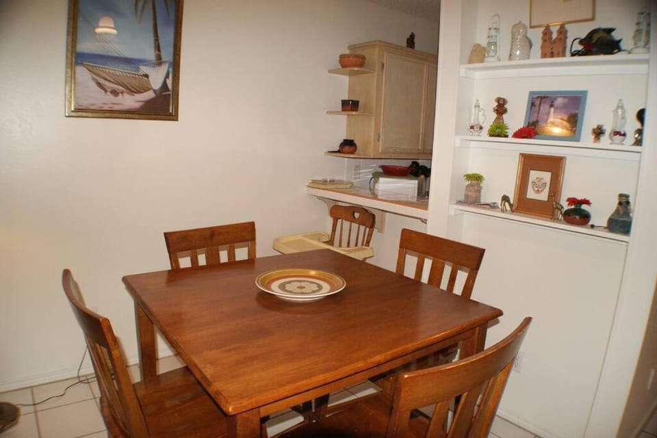 Las Palmas#12 Close to Entertainment district, beach access Apartment in South Padre Island