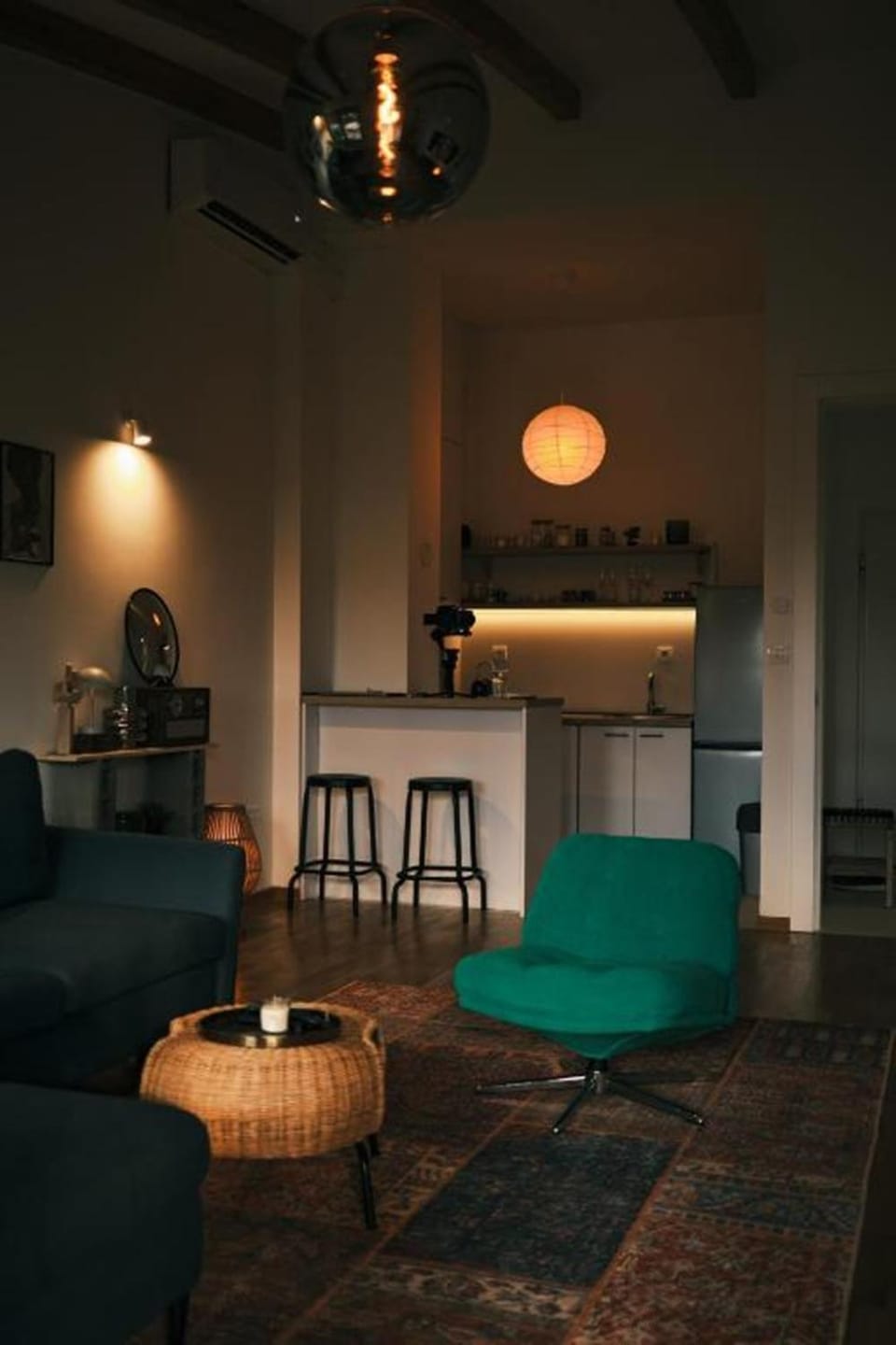 Living room, Seating area