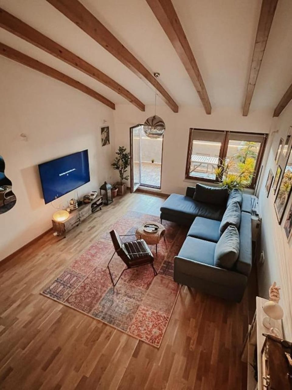 Photo of the whole room