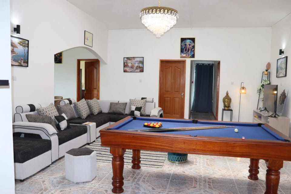 Billiard, Living room