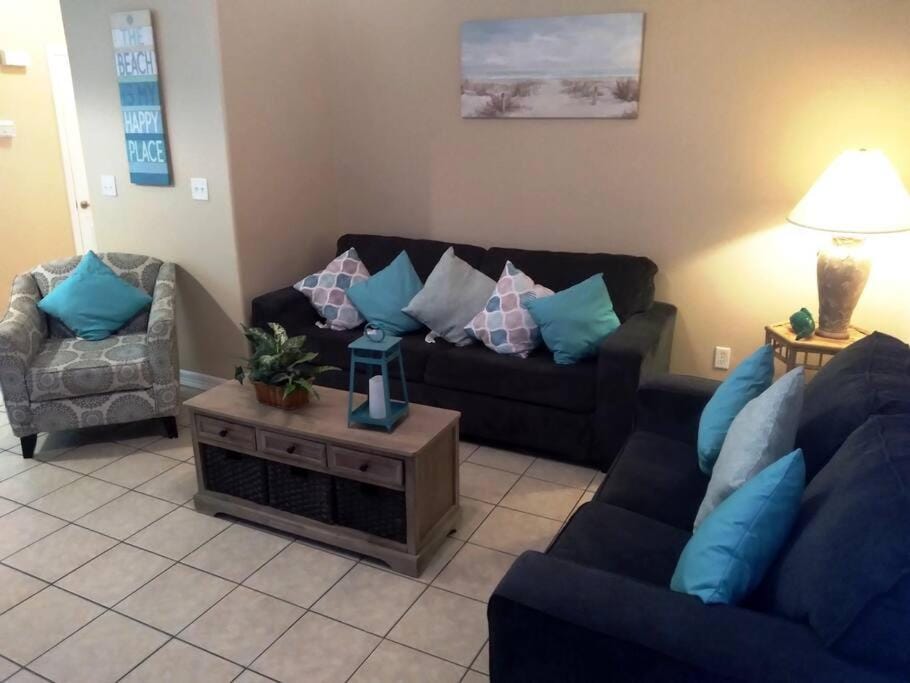 Los Cabos II #1 Mid-island 2-3 minute walk beach access Apartment in South Padre Island