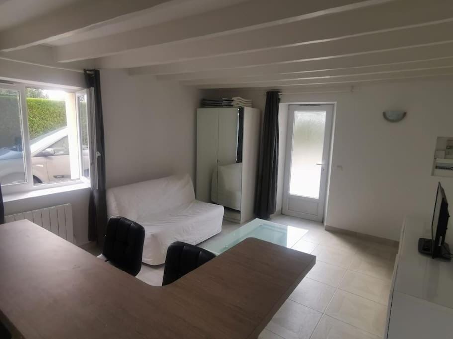 Appartement moderne - aeroport CDG Asterix Paris Apartment in Île-de-France