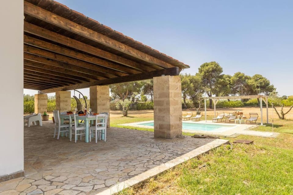 Villa Salento con piscina Bed and Breakfast in Lecce