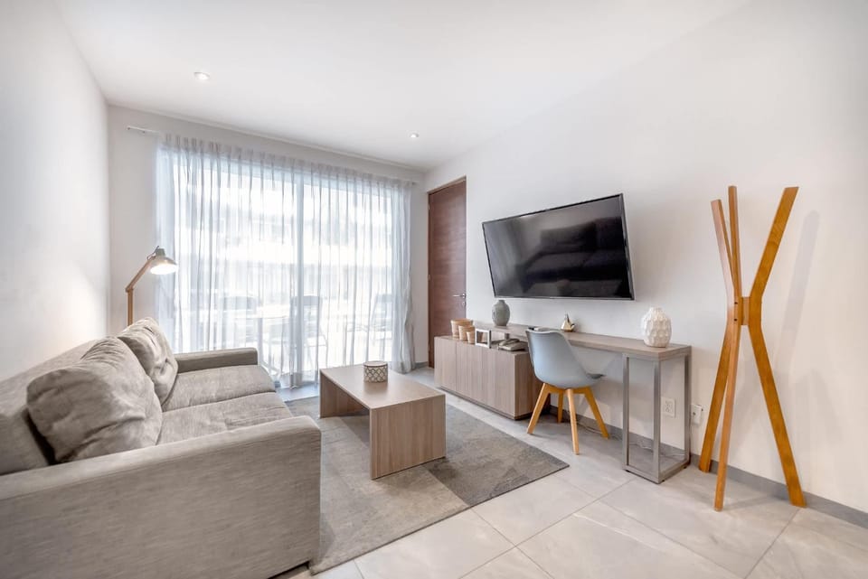 Luxury 2BR 2BA, Sauna, Cinema, Rooftop Pool House in Playa del Carmen