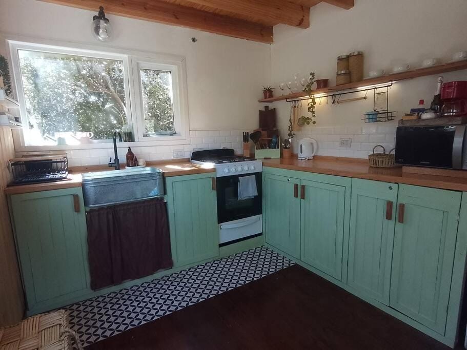Kitchen or kitchenette, oven, pet friendly