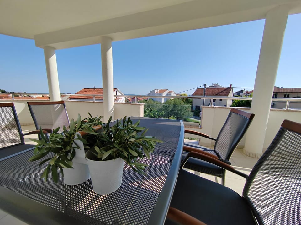 Day, Balcony/Terrace, Seating area