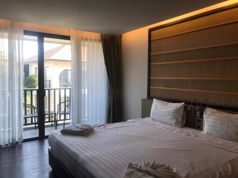 Kata Beach Guesthouse-The Beach Condo Apartment hotel in Rawai