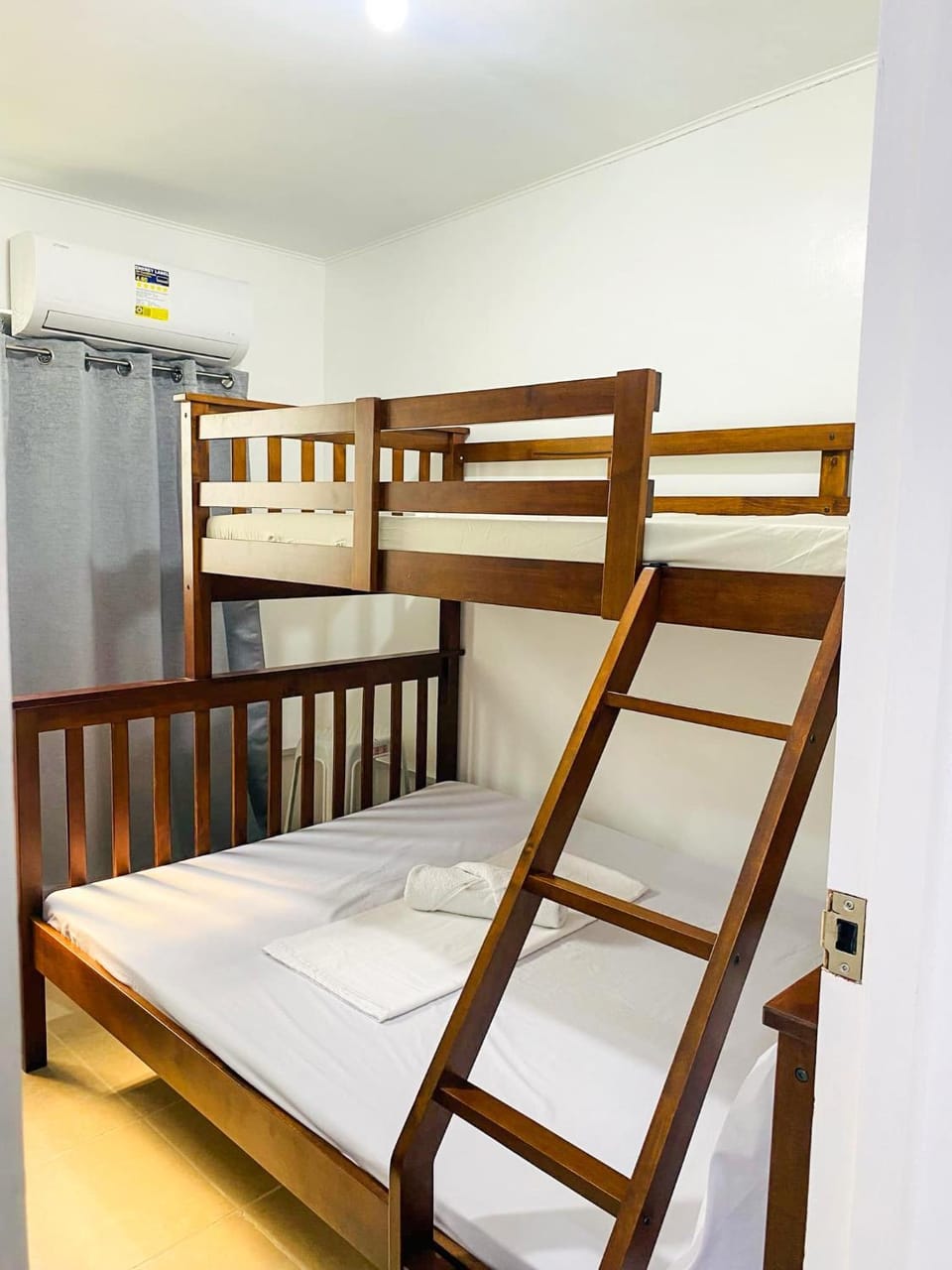 Luna Transient House Apartment in Calabarzon