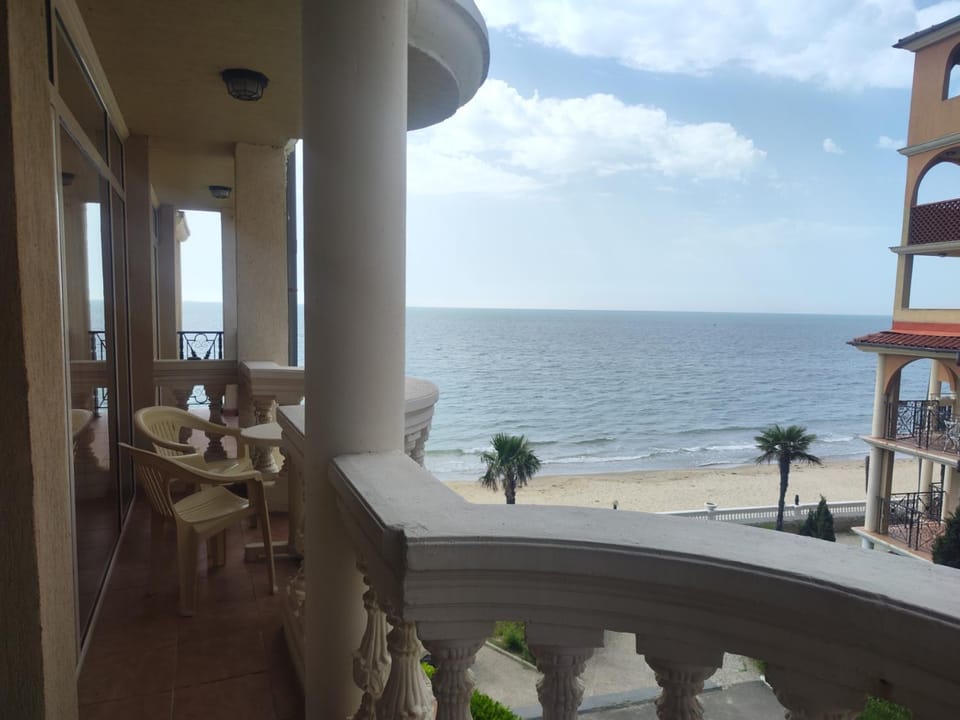 Patio, Day, Natural landscape, View (from property/room), Balcony/Terrace, Beach, Sea view