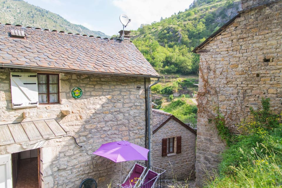 Gîte Gîte Amélie 3/5 pers à Saint-Chély-du-Tarn House in Auvergne-Rhône-Alpes