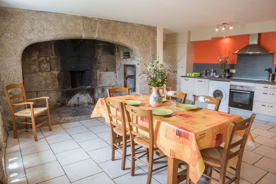 Le gîte gévaudan, 6/7 personnes au bacon House in Occitanie