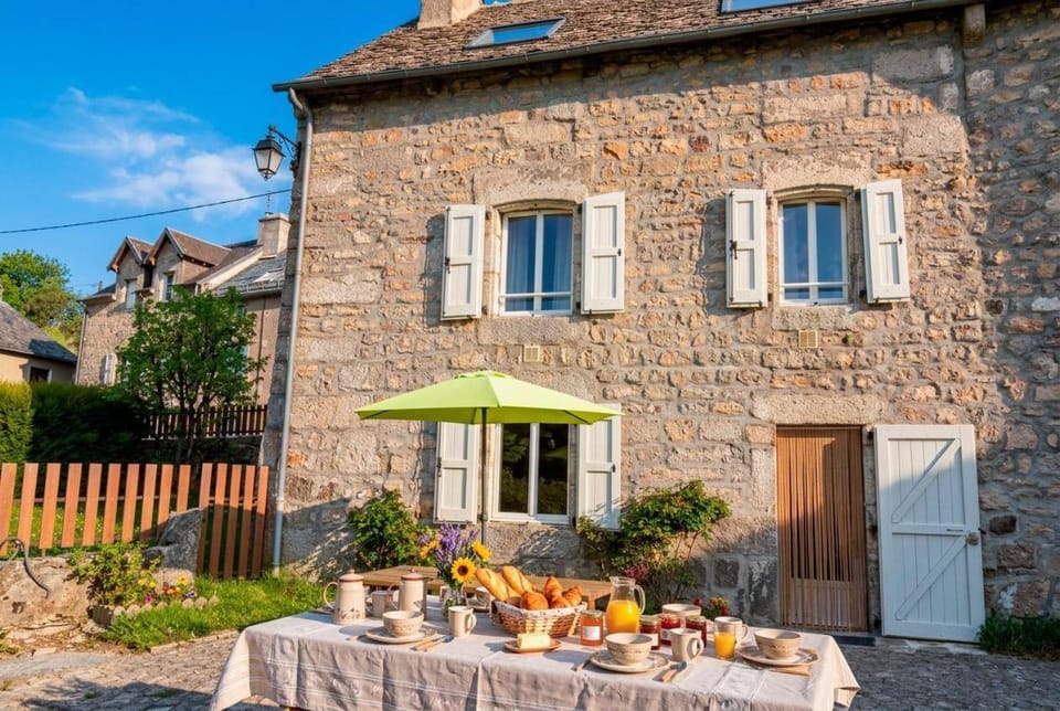 Le gîte gévaudan, 6/7 personnes au bacon House in Occitanie
