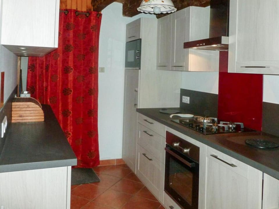 Gîte Location de vacances 5/6 personnes au Coulagnet House in Auvergne-Rhône-Alpes