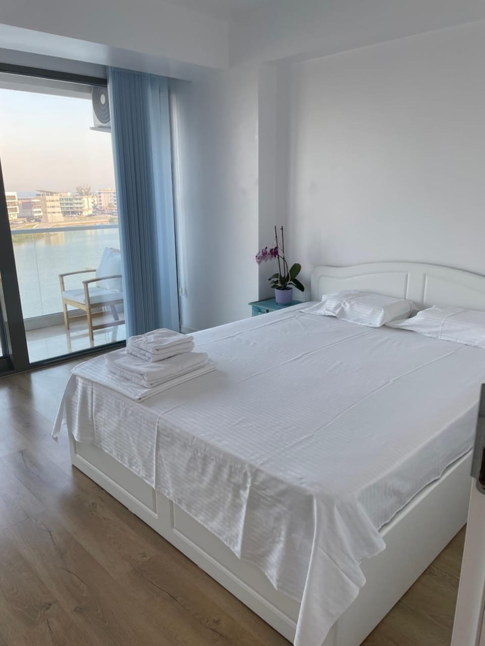 Maria apartment sunrise in bed Apartment in Eforie Nord