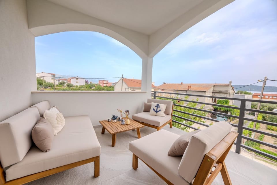 Day, View (from property/room), Balcony/Terrace, Seating area, Sea view