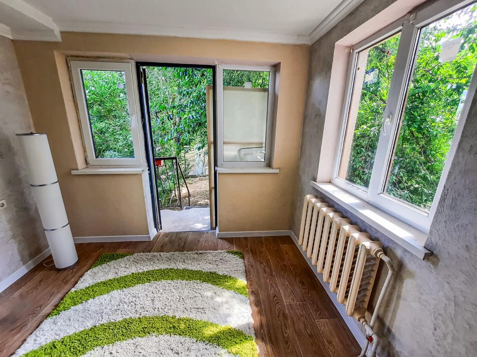 View (from property/room), Balcony/Terrace, Garden view