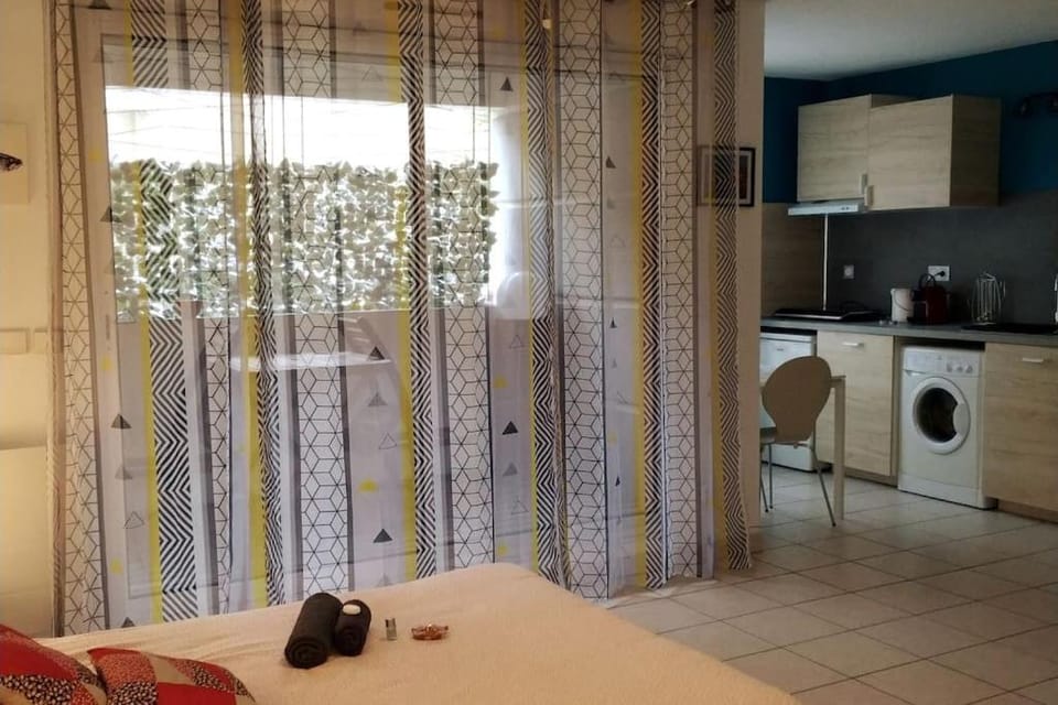 Joli studio terrasse dans quartier saint victor Apartment in Marseille