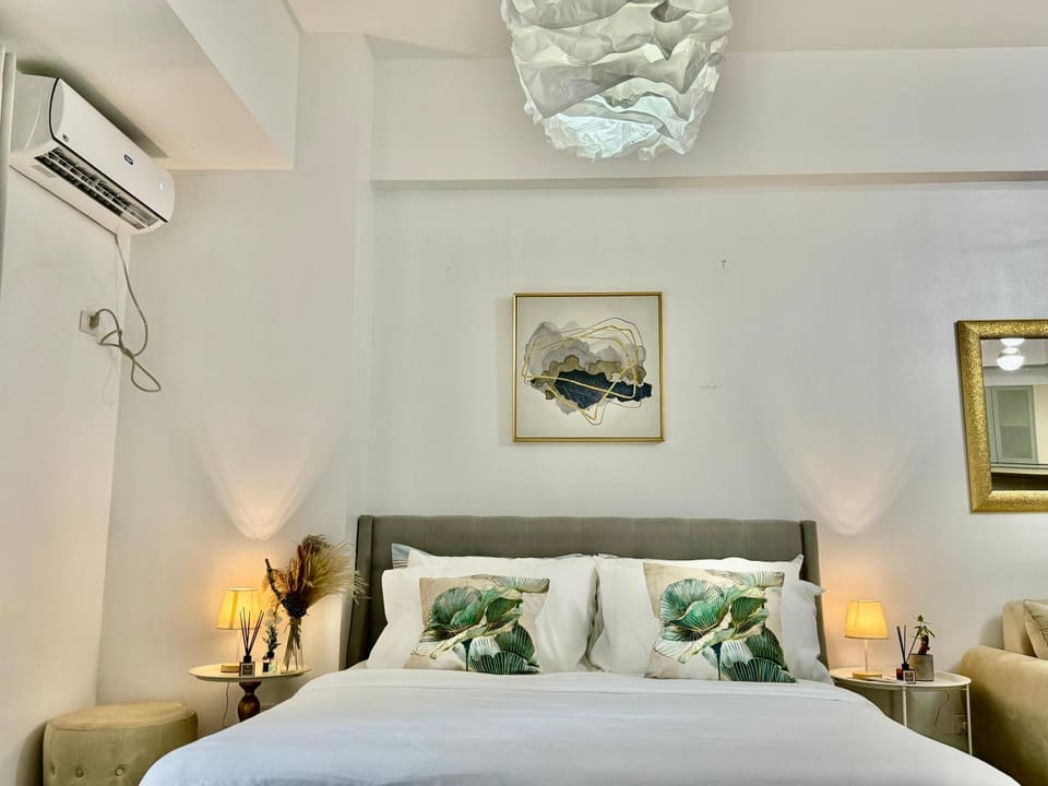 Bell Place at Venice Luxury Mckinley Hill Apartment in Makati