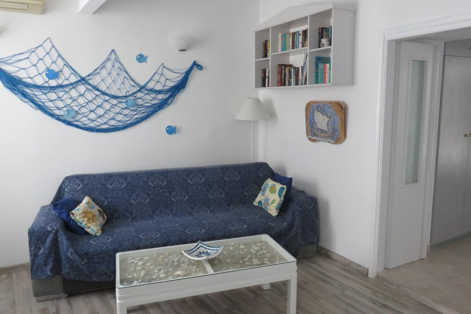 Library, Seating area