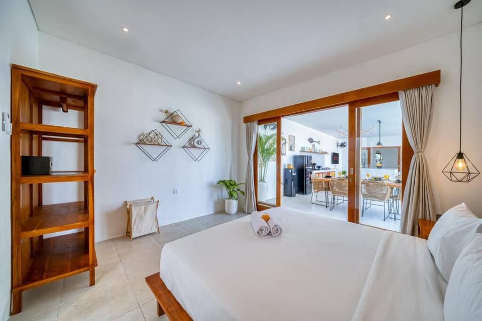 Chic and Comfy 3bd Perenenan Villa Construction Near Villa in North Kuta
