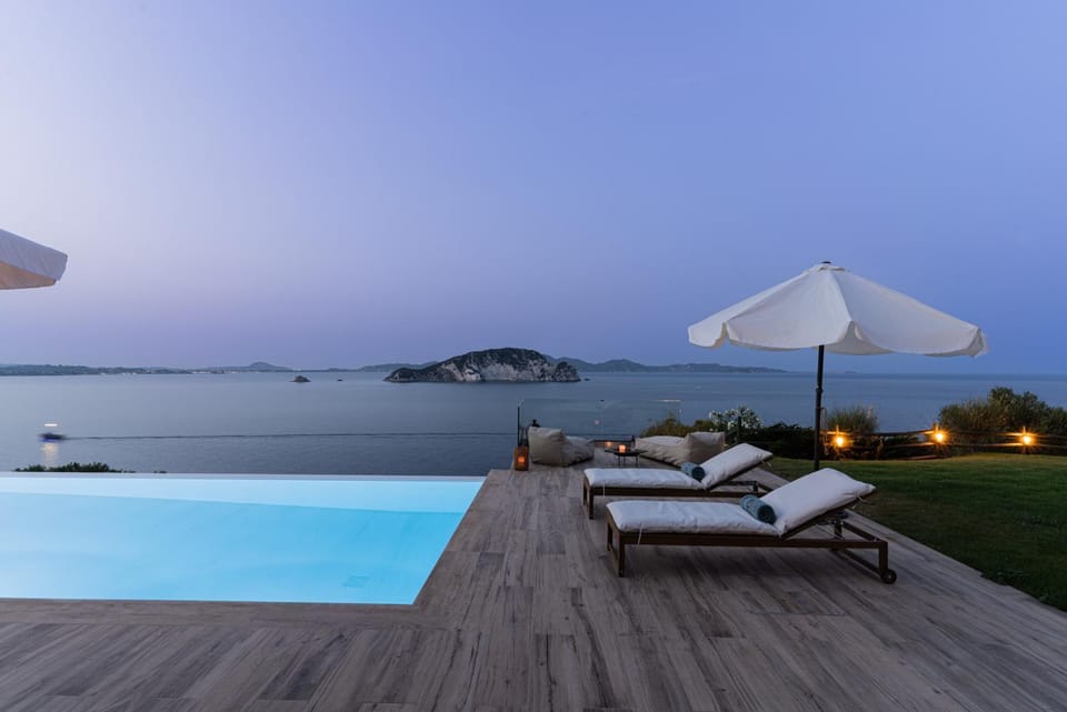 Sea view, Swimming pool, Swimming pool, sunbed