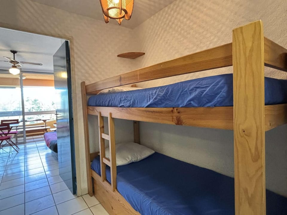 bunk bed
