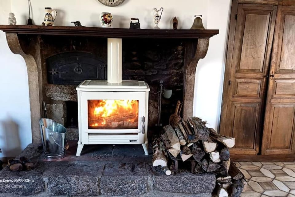 Maison entière avec étang privé dans cadre sauvage House in Bourgogne-Franche-Comté