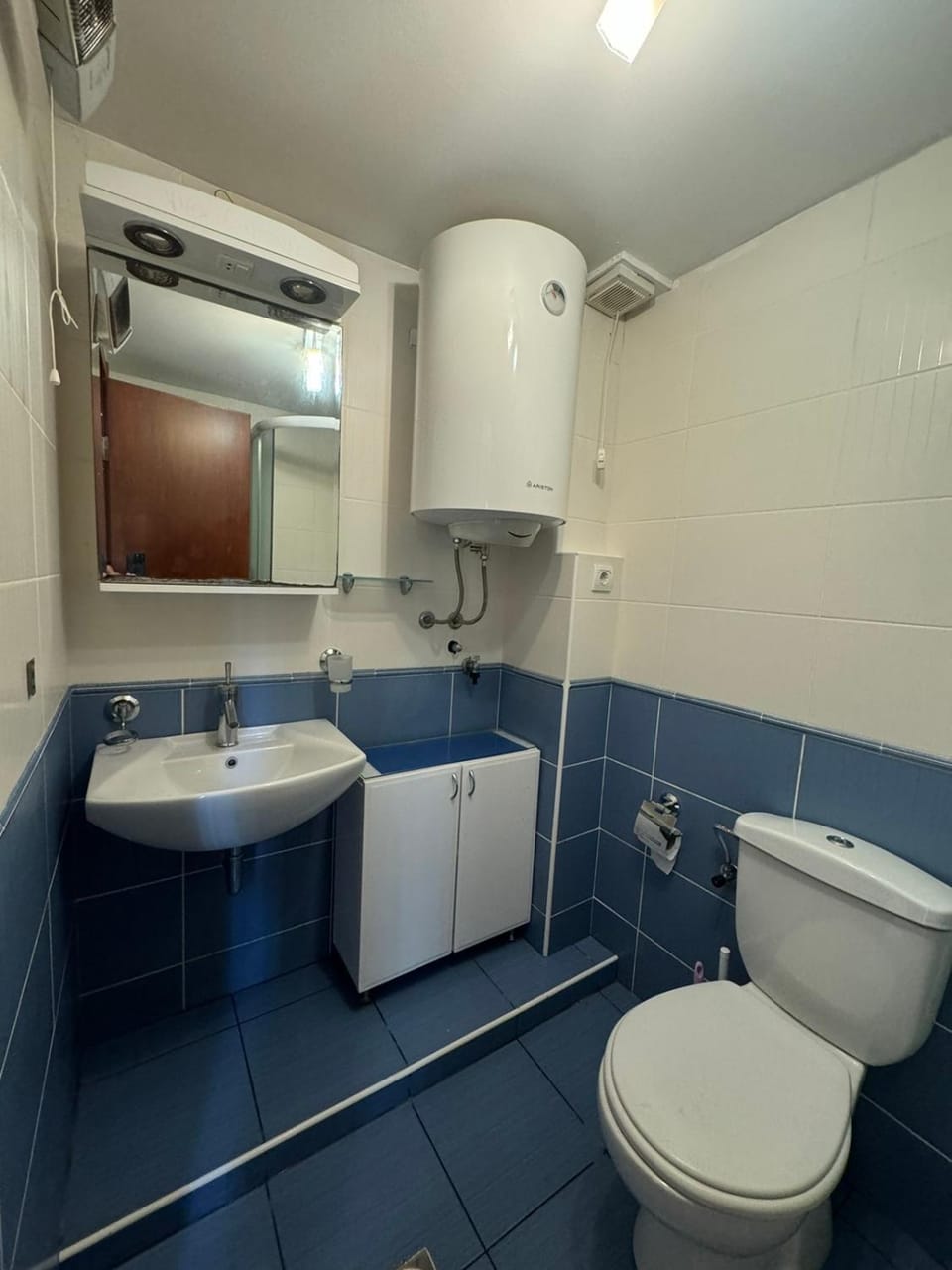 Toilet, Bathroom