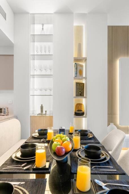 FIRST CLASS 3BR Trendy Urban Hideaway Apartment in Dubai