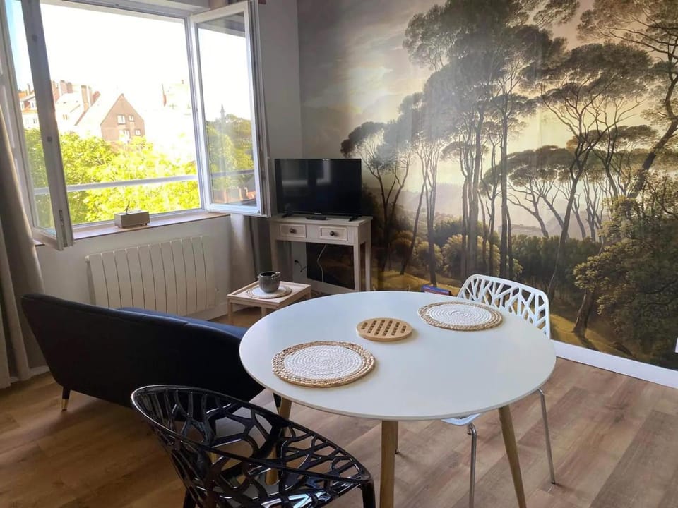 TV and multimedia, Living room, Dining area