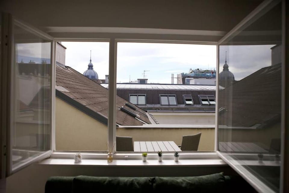 Rooftop Apartment with Balcony & AC Apartment in Vienna