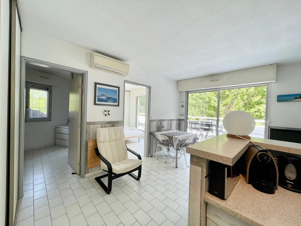 TV and multimedia, Living room, air conditioner