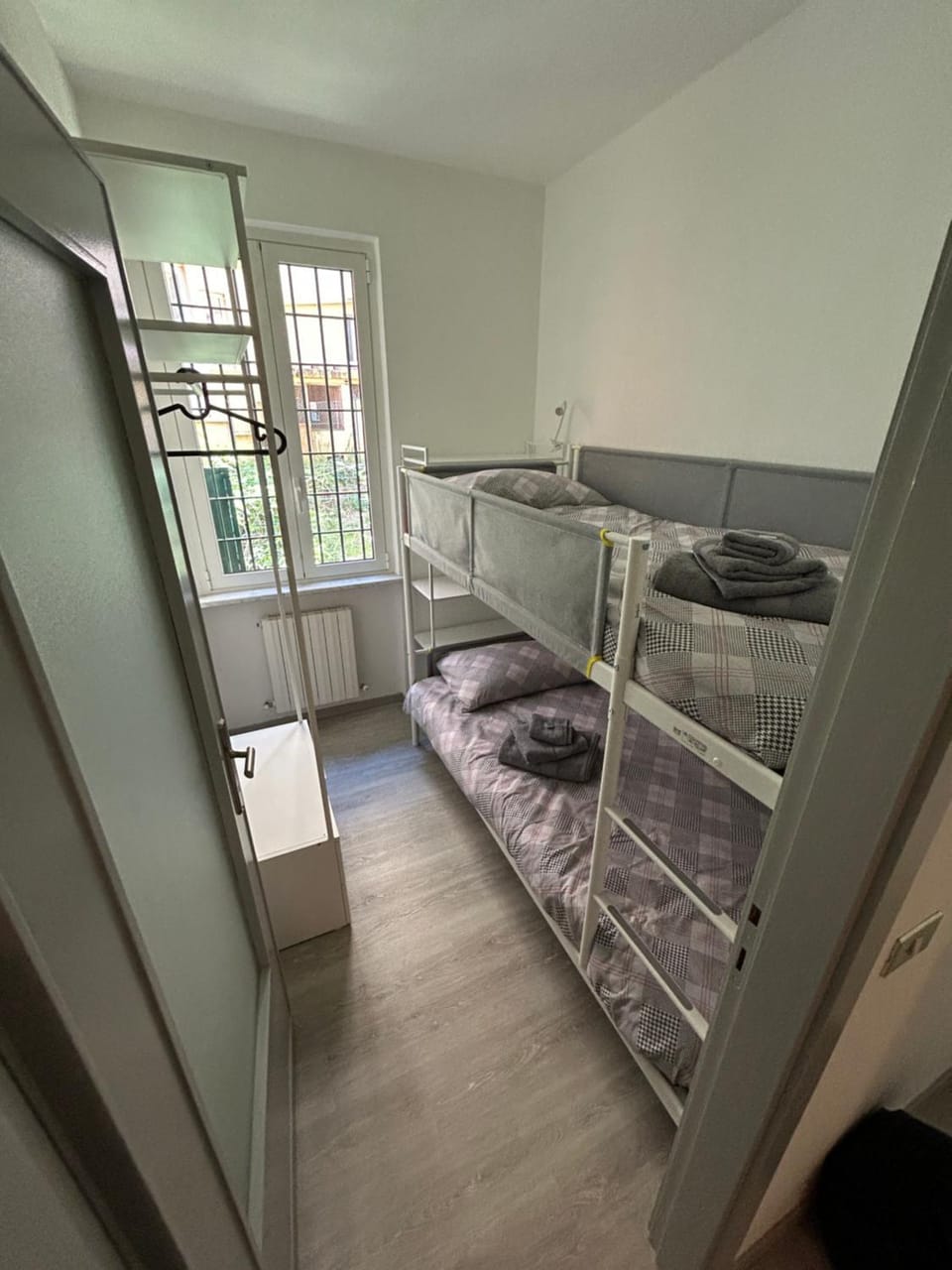 Bed, Photo of the whole room, Bedroom, bunk bed