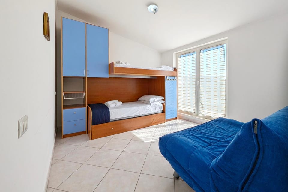 TERZA FILA MARE 3 minuti a piedi Aria Condizionata by WeHostYou Apartment in San Benedetto del Tronto