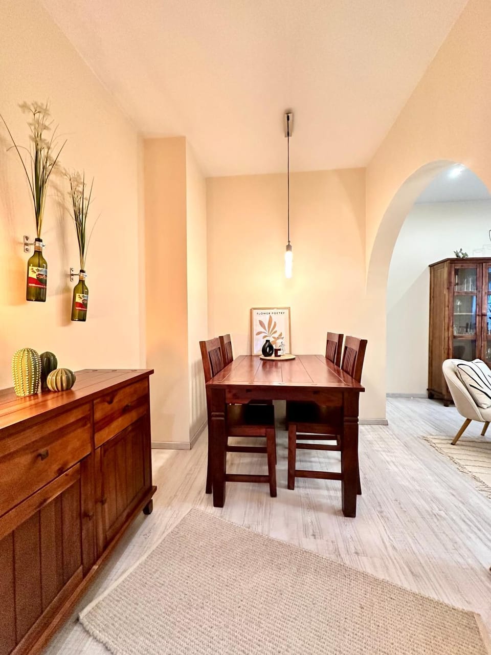 Living room, Photo of the whole room, Dining area