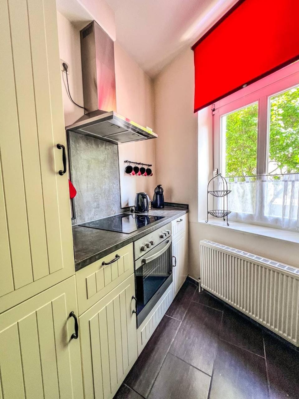 Kitchen or kitchenette, dishwasher, oven, pet friendly, stove, toaster