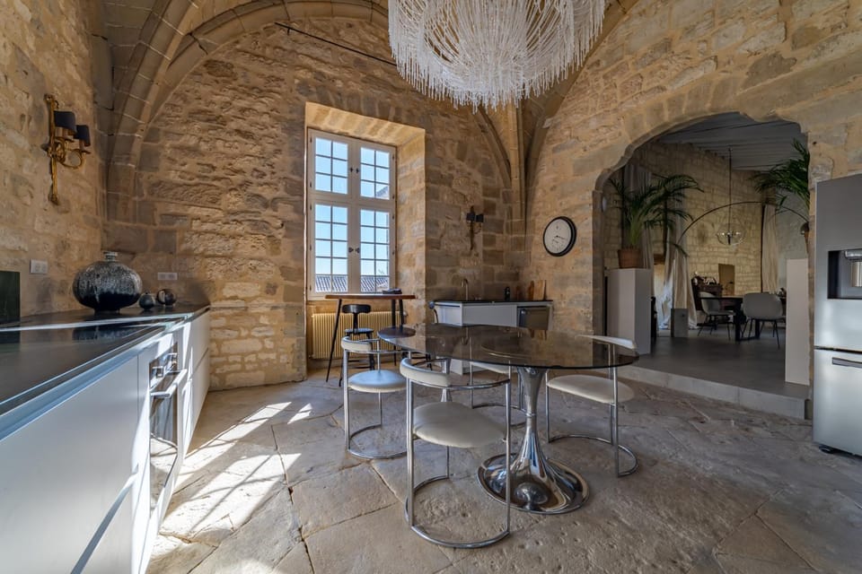 Dining area, kitchen