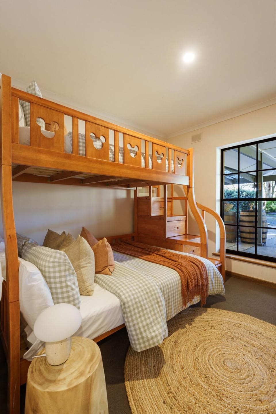 Peaceful 4-Bedroom Vineyard Retreat in Hahndorf House in Hahndorf