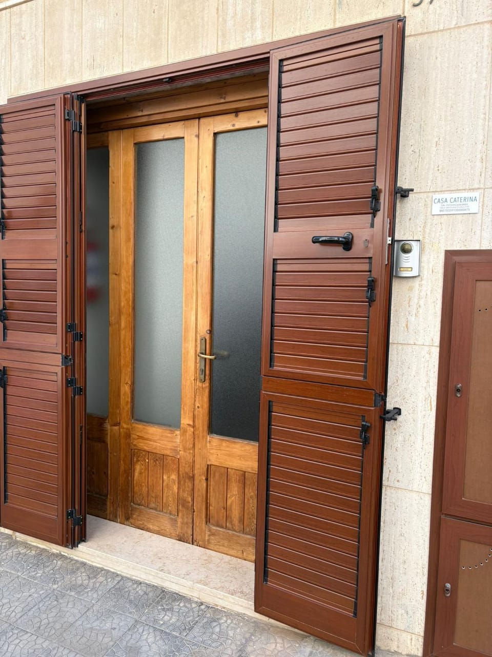 Facade/entrance