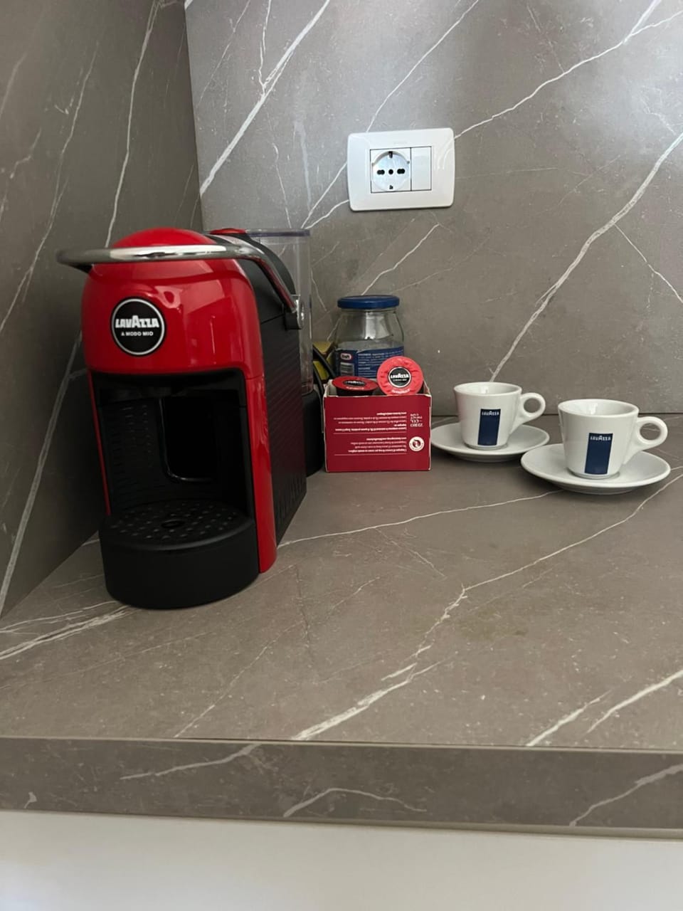 Coffee/tea facilities, Kitchen or kitchenette