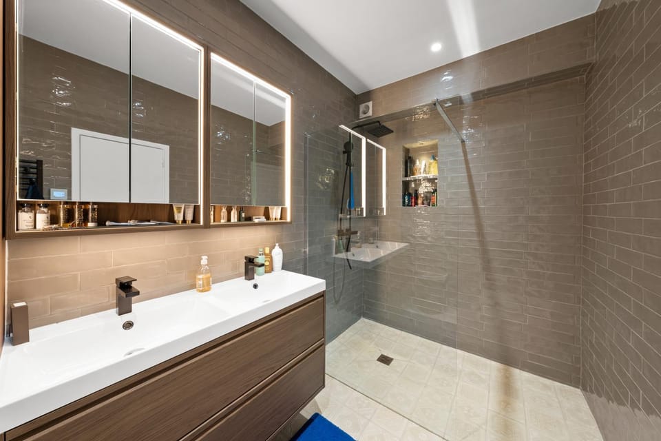 Shower, Bathroom
