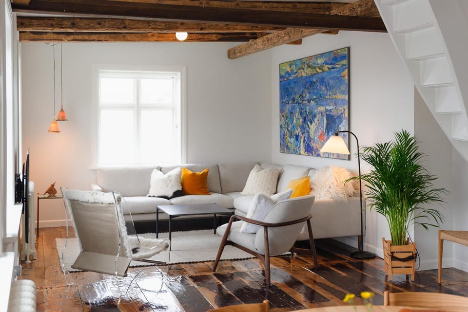 Living room, Seating area